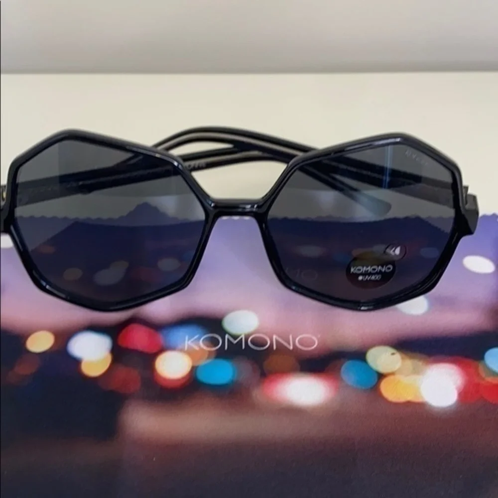 NEW Komono Sunglasses Bonnie Black Transparent